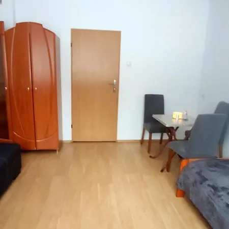 Na Dobe 24h Wejscie Na Kod 旅馆 *